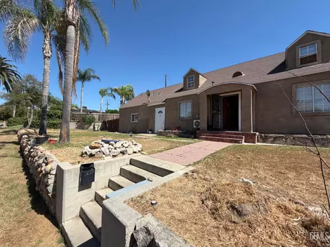 Exterior - 1835 Corrientes St, Bakersfield, CA 93306 photo 2 of 10
