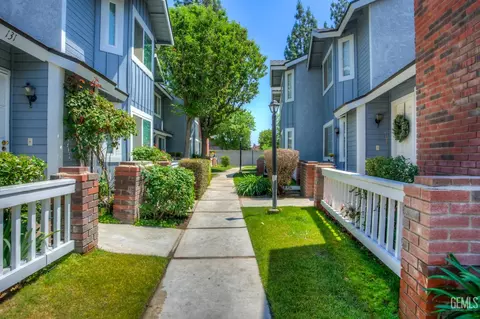 2600 Brookside Dr #134, Bakersfield, CA 93311