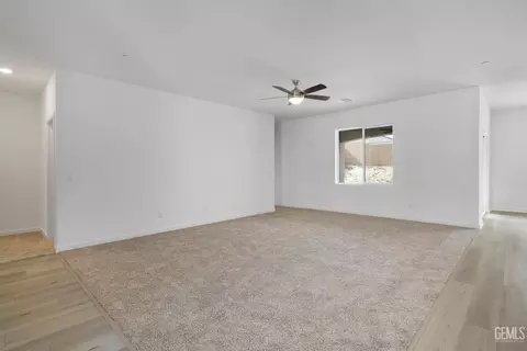 503 Elderberry Pl, Shafter, CA 93263 photo 2