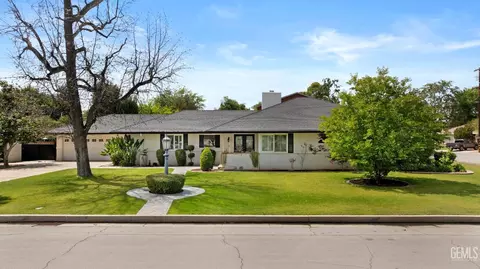 2445 Spruce St, Bakersfield, CA 93301