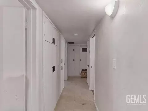 Entry Way - 445 Atlantic Ave, Shafter, CA 93263 photo 2 of 2
