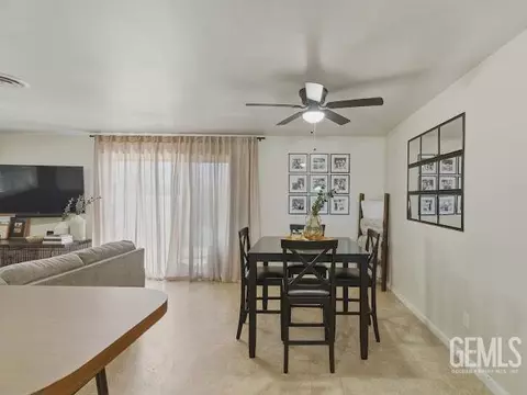 Dining - 445 Atlantic Ave, Shafter, CA 93263 photo 1 of 1