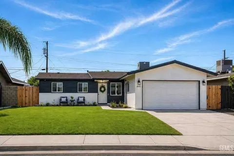 445 Atlantic Ave, Shafter, CA 93263