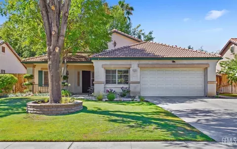 8504 Lighthouse Dr, Bakersfield, CA 93312