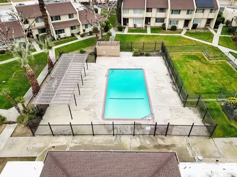 930 Olive Dr #26, Bakersfield, CA 93308