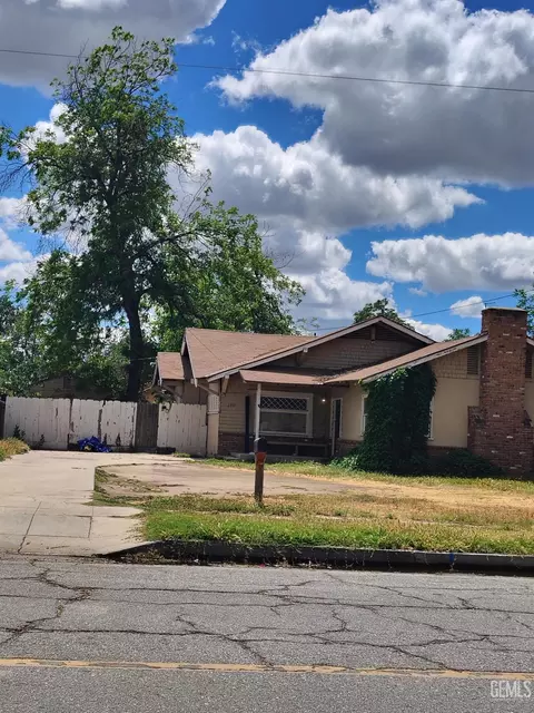 2803 Chester Ln, Bakersfield, CA 93304