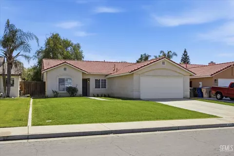 Exterior - 5404 Sugar Pine Dr, Bakersfield, CA 93313 photo 1 of 6
