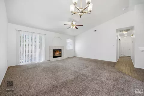 Living - 5404 Sugar Pine Dr, Bakersfield, CA 93313 photo 4 of 6