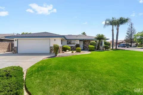 3100 Woodstown St, Bakersfield, CA 93312