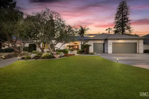 11108 Woodhall Pl, Bakersfield, CA 93311