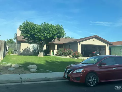 10708 San Gorgonio St, Lamont, CA 93241