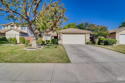 706 Timberleaf Dr, Bakersfield, CA 93312