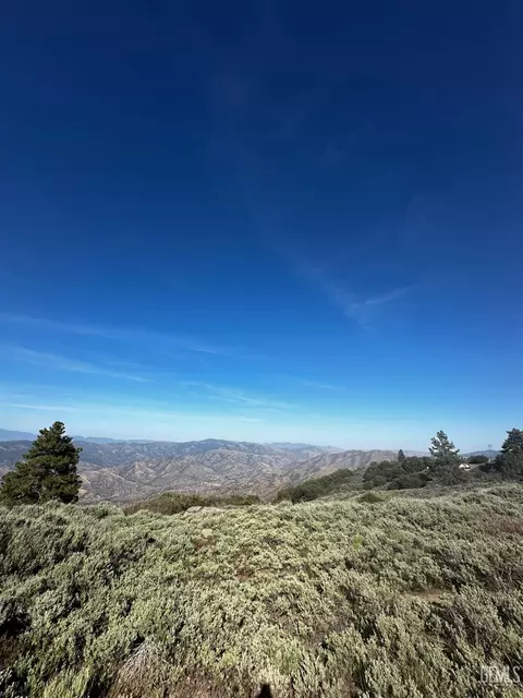 25840 Remington Ct, Tehachapi, CA 93561