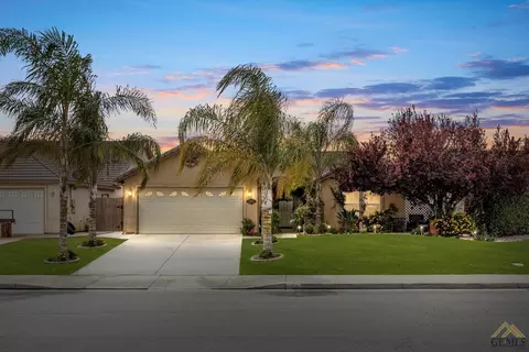 4315 Serene Oak Dr, Bakersfield, CA 93313