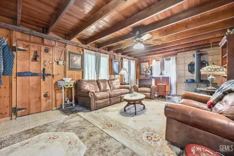 Living - 47668 Oak Dr, Posey, CA 93260 photo 4 of 5