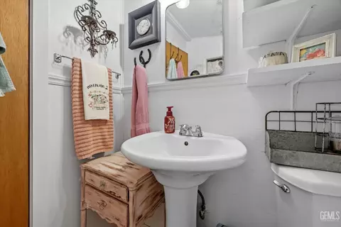 Bath - 47668 Oak Dr, Posey, CA 93260 photo 2 of 2