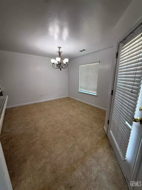Dining - 400 Mark Ave, Shafter, CA 93263 photo 3 of 3