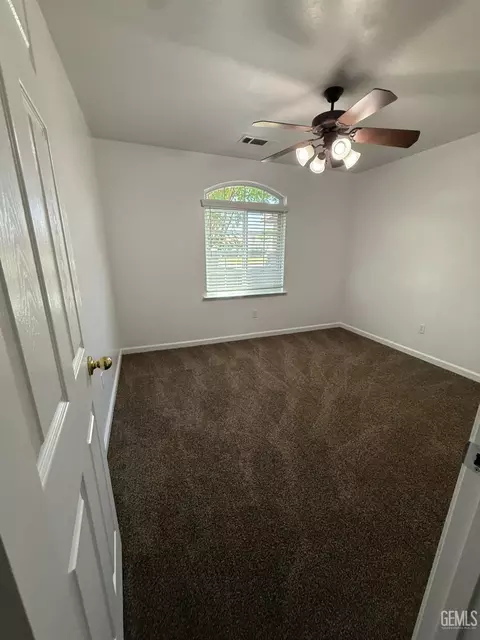 Bedroom - 400 Mark Ave, Shafter, CA 93263 photo 5 of 6