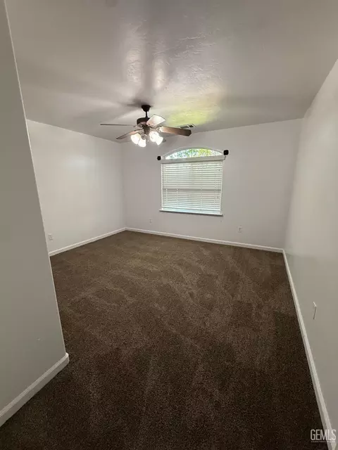 Bedroom - 400 Mark Ave, Shafter, CA 93263 photo 3 of 6