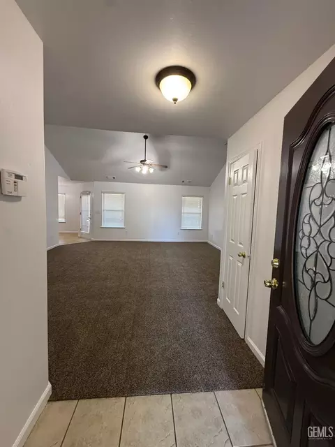 Entry Way - 400 Mark Ave, Shafter, CA 93263 photo 1 of 1