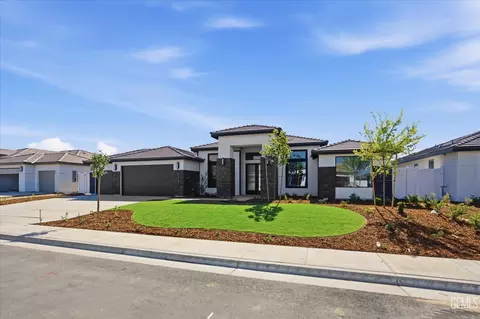 7112 Healthland Dr, Bakersfield, CA 93314