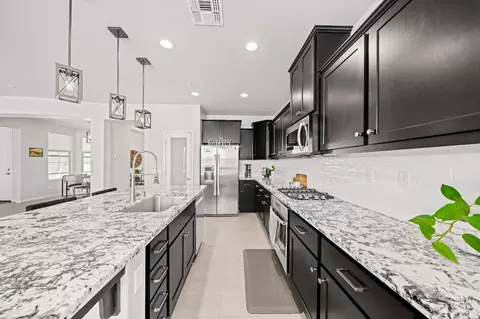 Kitchen - 227 Hammersmith Dr, Bakersfield, CA 93314 photo 2 of 5