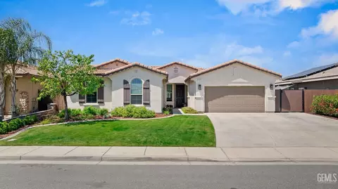 Exterior - 227 Hammersmith Dr, Bakersfield, CA 93314 photo 12 of 13