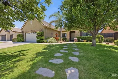 12513 Great Country Dr, Bakersfield, CA 93312