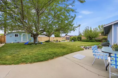 Exterior - 21230 Mission St, Tehachapi, CA 93561 photo 9 of 13