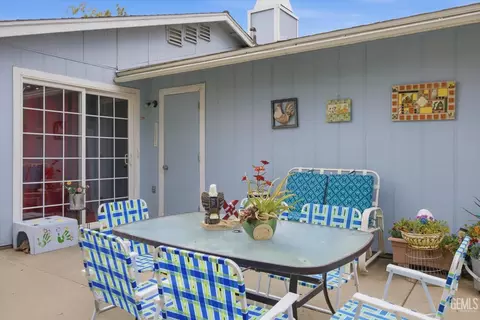 Exterior - 21230 Mission St, Tehachapi, CA 93561 photo 8 of 13