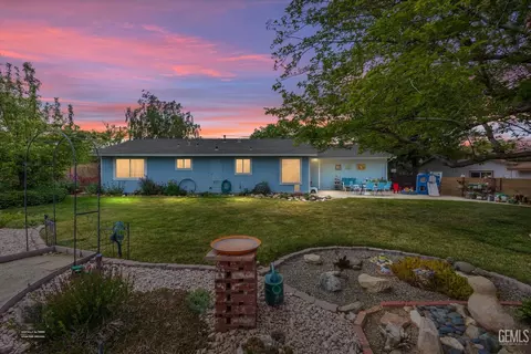 Exterior - 21230 Mission St, Tehachapi, CA 93561 photo 1 of 13