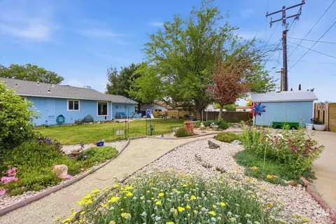 Exterior - 21230 Mission St, Tehachapi, CA 93561 photo 12 of 13