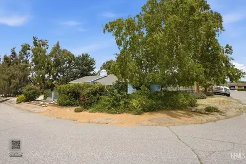 Exterior - 21230 Mission St, Tehachapi, CA 93561 photo 2 of 13