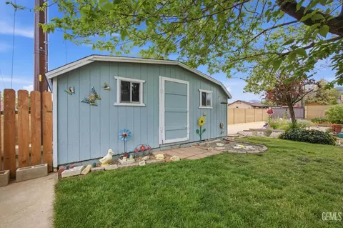 Exterior - 21230 Mission St, Tehachapi, CA 93561 photo 10 of 13