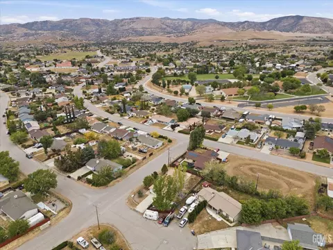 View/Area - 21230 Mission St, Tehachapi, CA 93561 photo 3 of 7