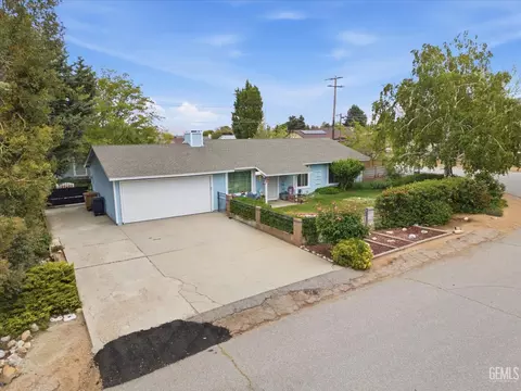 View/Area - 21230 Mission St, Tehachapi, CA 93561 photo 4 of 7