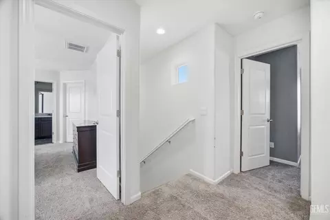 Entry Way - 5809 Commonwealth Ave, Bakersfield, CA 93313 photo 8 of 11