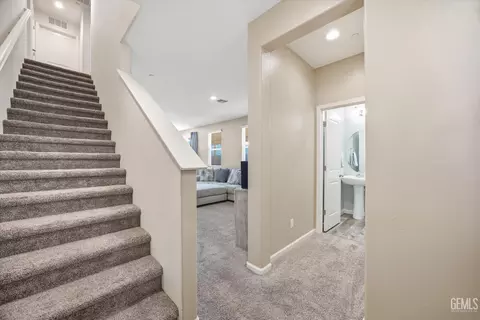Entry Way - 5809 Commonwealth Ave, Bakersfield, CA 93313 photo 7 of 11
