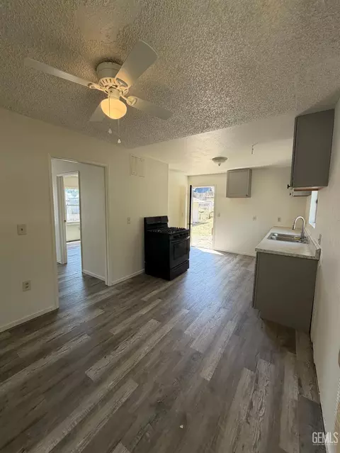 Kitchen - 629 A St, Taft, CA 93268 photo 3 of 3
