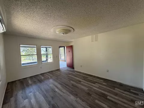 Living - 629 A St, Taft, CA 93268 photo 3 of 3