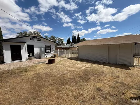 Exterior - 629 A St, Taft, CA 93268 photo 9 of 9