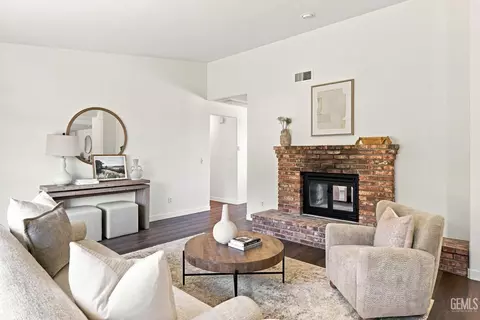 Living - 4205 High Grv, Templeton, CA 93465 photo 1 of 8