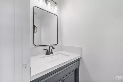 Bath - 4205 High Grv, Templeton, CA 93465 photo 7 of 7