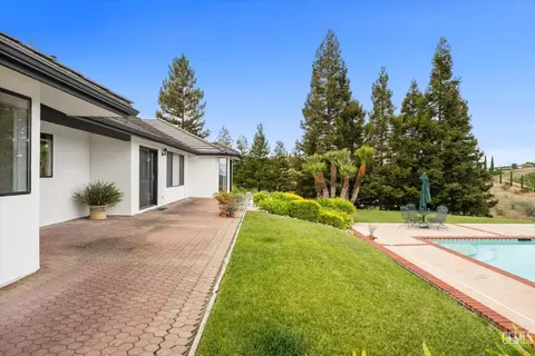 Exterior - 4205 High Grv, Templeton, CA 93465 photo 9 of 14