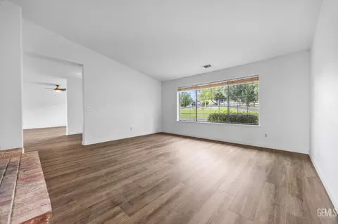 Living - 4205 High Grv, Templeton, CA 93465 photo 13 of 14