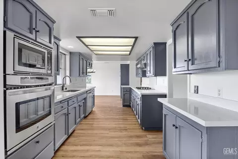 Kitchen - 4205 High Grv, Templeton, CA 93465 photo 1 of 4