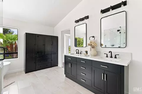 Bath - 4205 High Grv, Templeton, CA 93465 photo 2 of 8