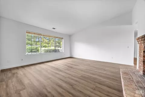 Living - 4205 High Grv, Templeton, CA 93465 photo 12 of 14