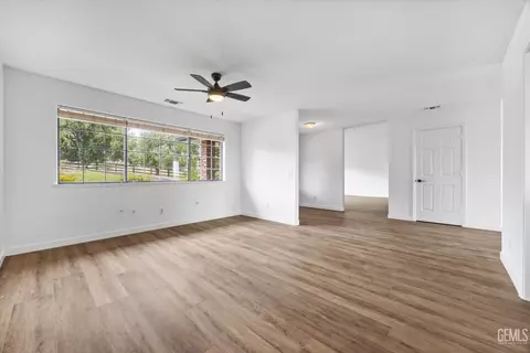 Living - 4205 High Grv, Templeton, CA 93465 photo 10 of 14
