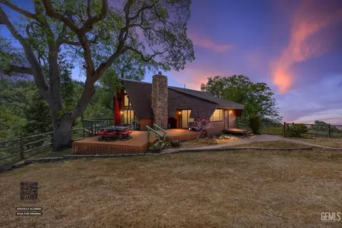 24300 Woodbine Ct, Tehachapi, CA 93561